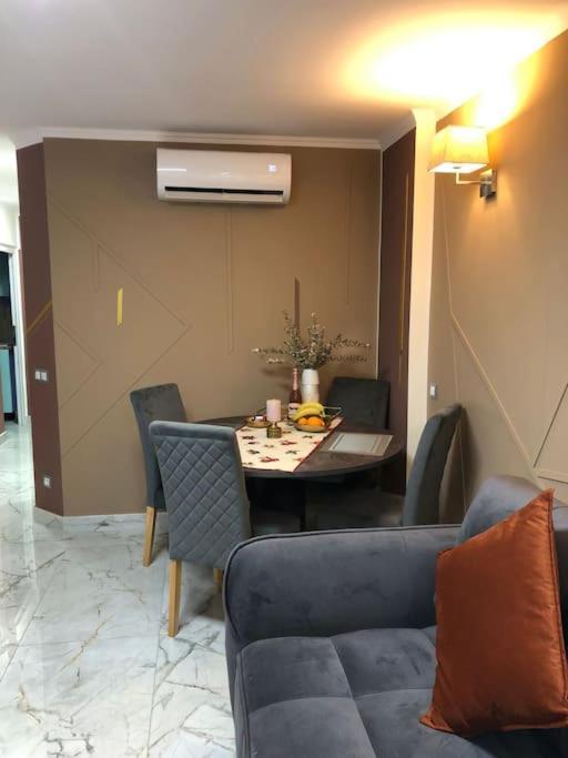 Unique Apartment *